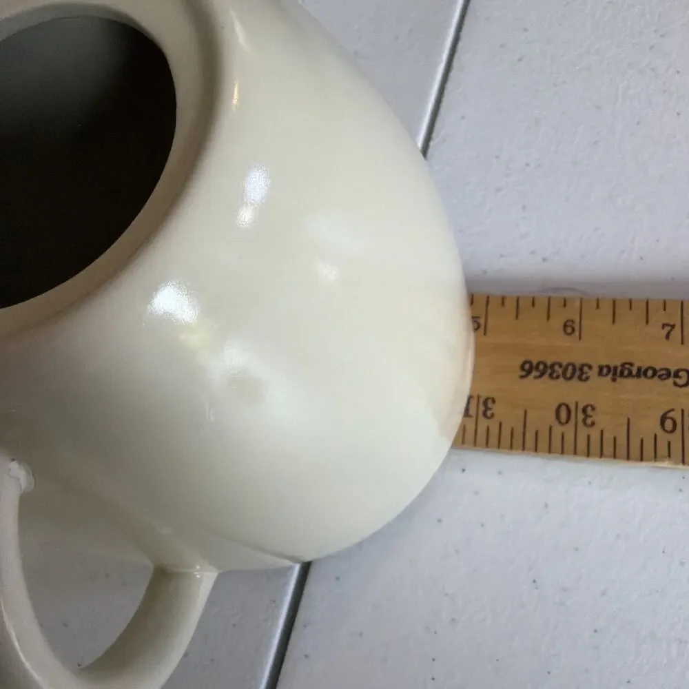 2011 Starbucks Coffee Beige Teapot 25 oz Microwave Dishwasher Excellent Gift